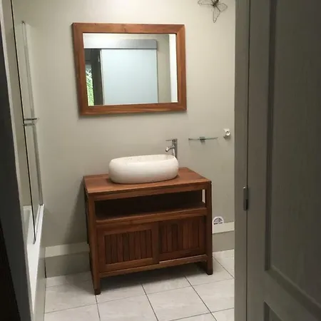 לינה וארוחת בוקר Tatiana Buirette 3*