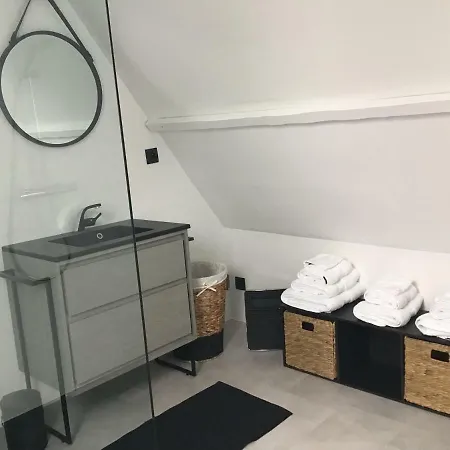 Tatiana Buirette לינה וארוחת בוקר Samer